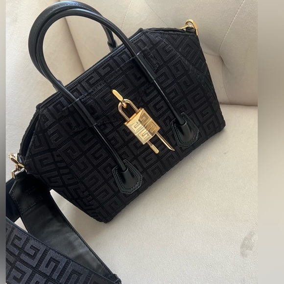 Givenchy Mini Antigona Lock Bag - Picture 4 of 7